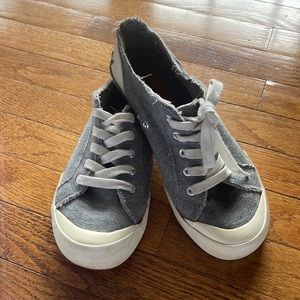 Gently used RocketDog sneakers